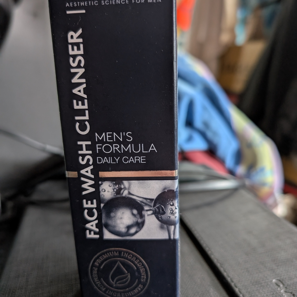 Men's Formula Face Wash Cleanser - Black